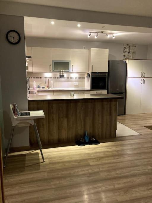Grosse Wohnkueche, Terrasse, Schlafzimmer Am Steinhuder Meer, Wlan, Parkplatz, Fussbodenheizung, 70Qm Wunstorf Exterior foto